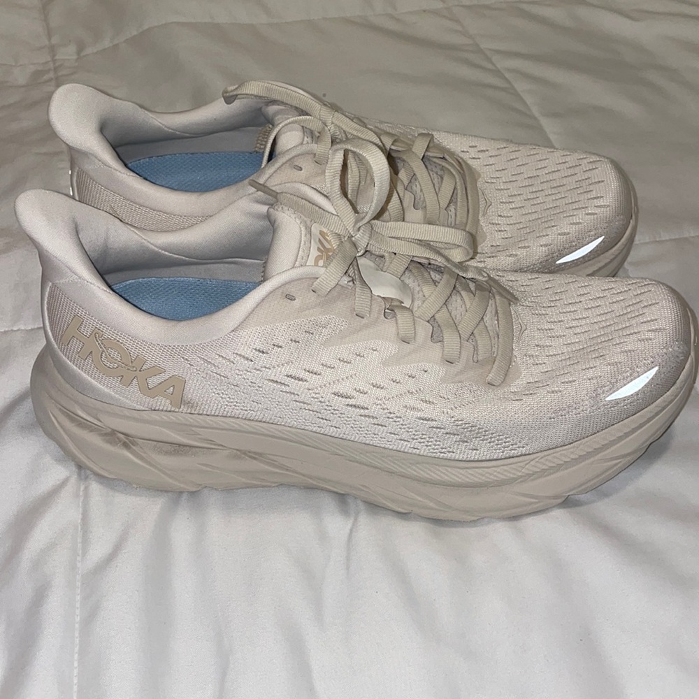 NEW HOKA CLIFTON 8 EGGNOG